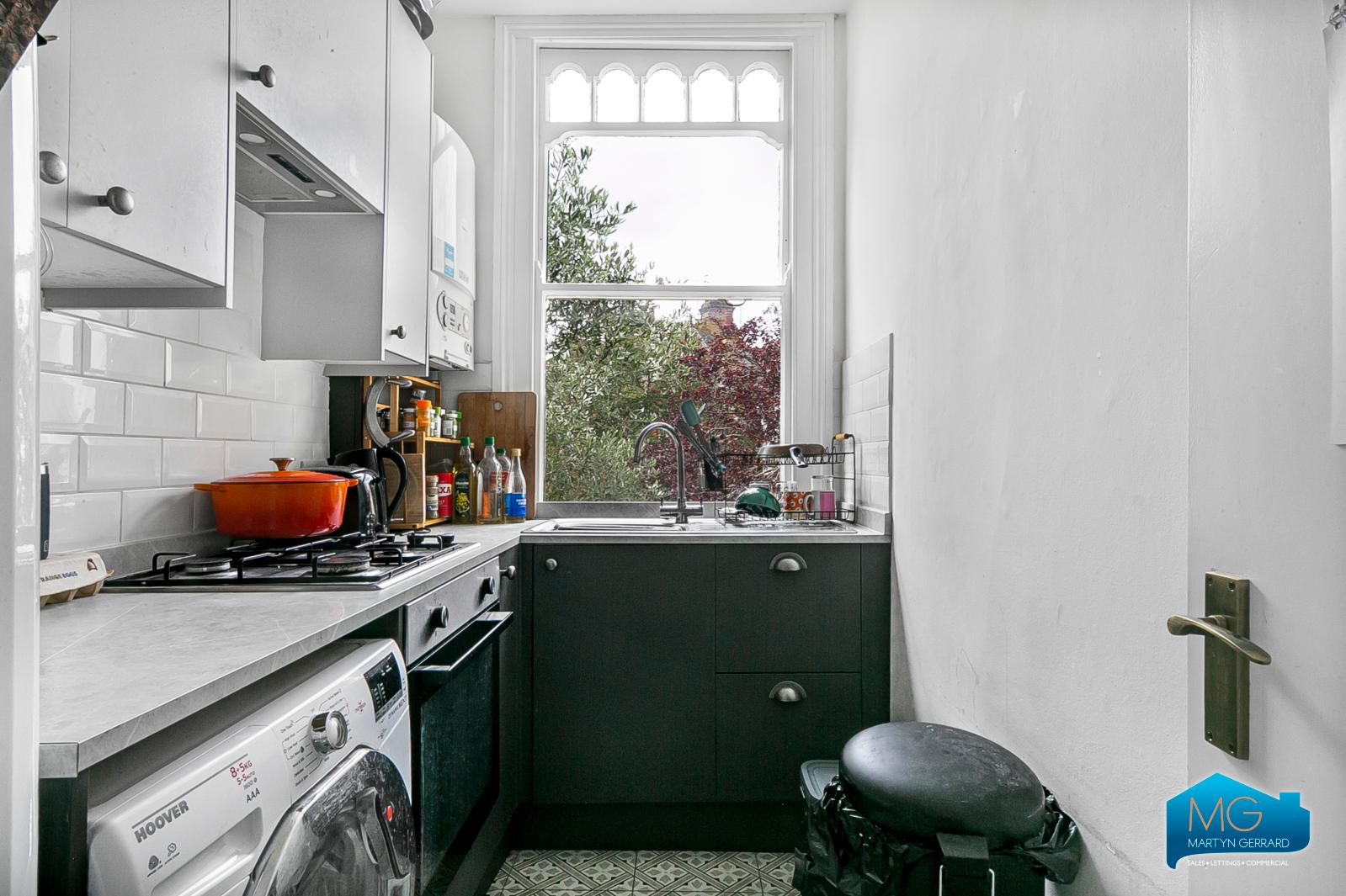 2 bedroom Apartment to rent - Martyn Gerrard