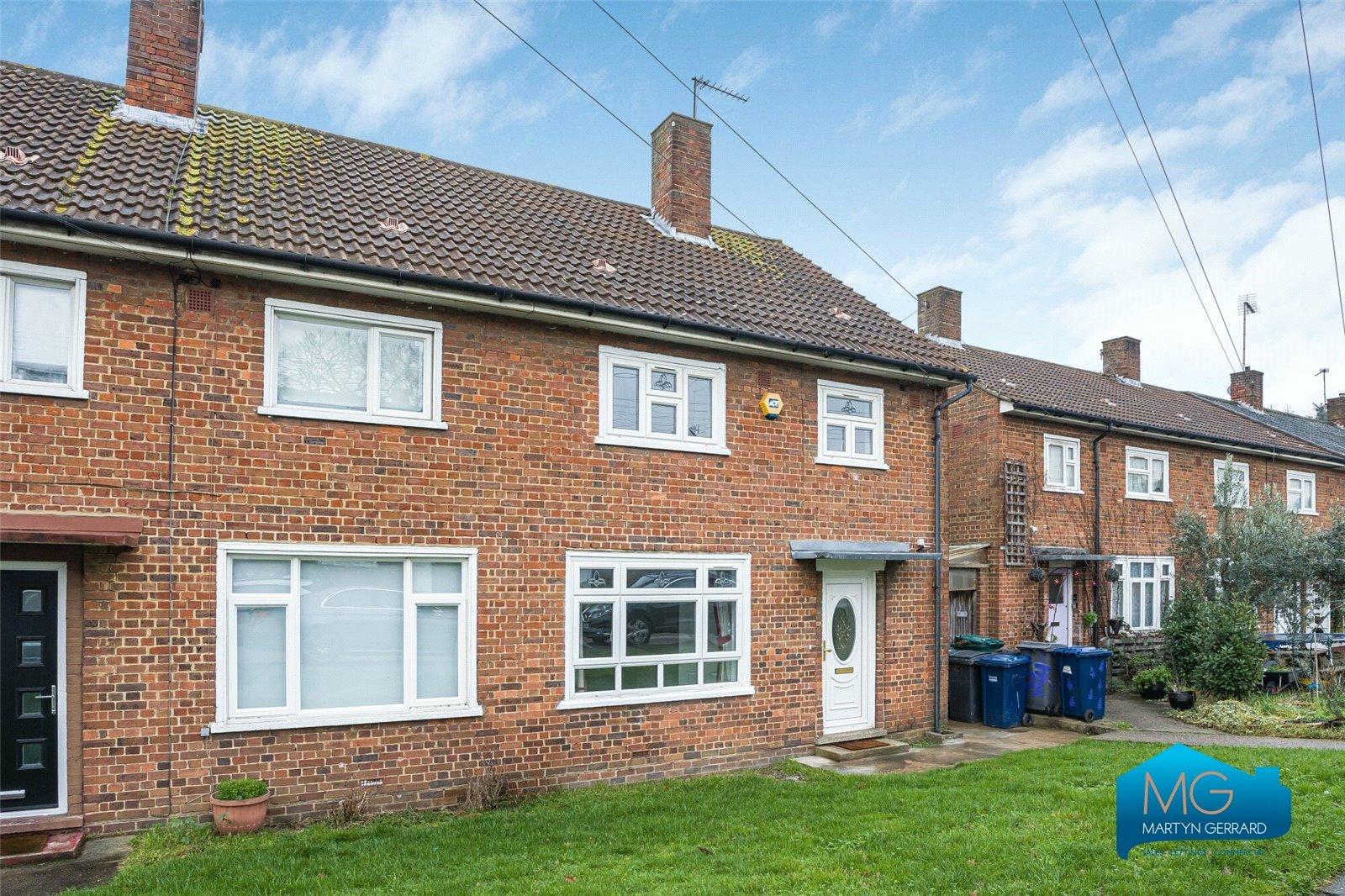 3 bedroom Semi-Detached House to rent - Martyn Gerrard
