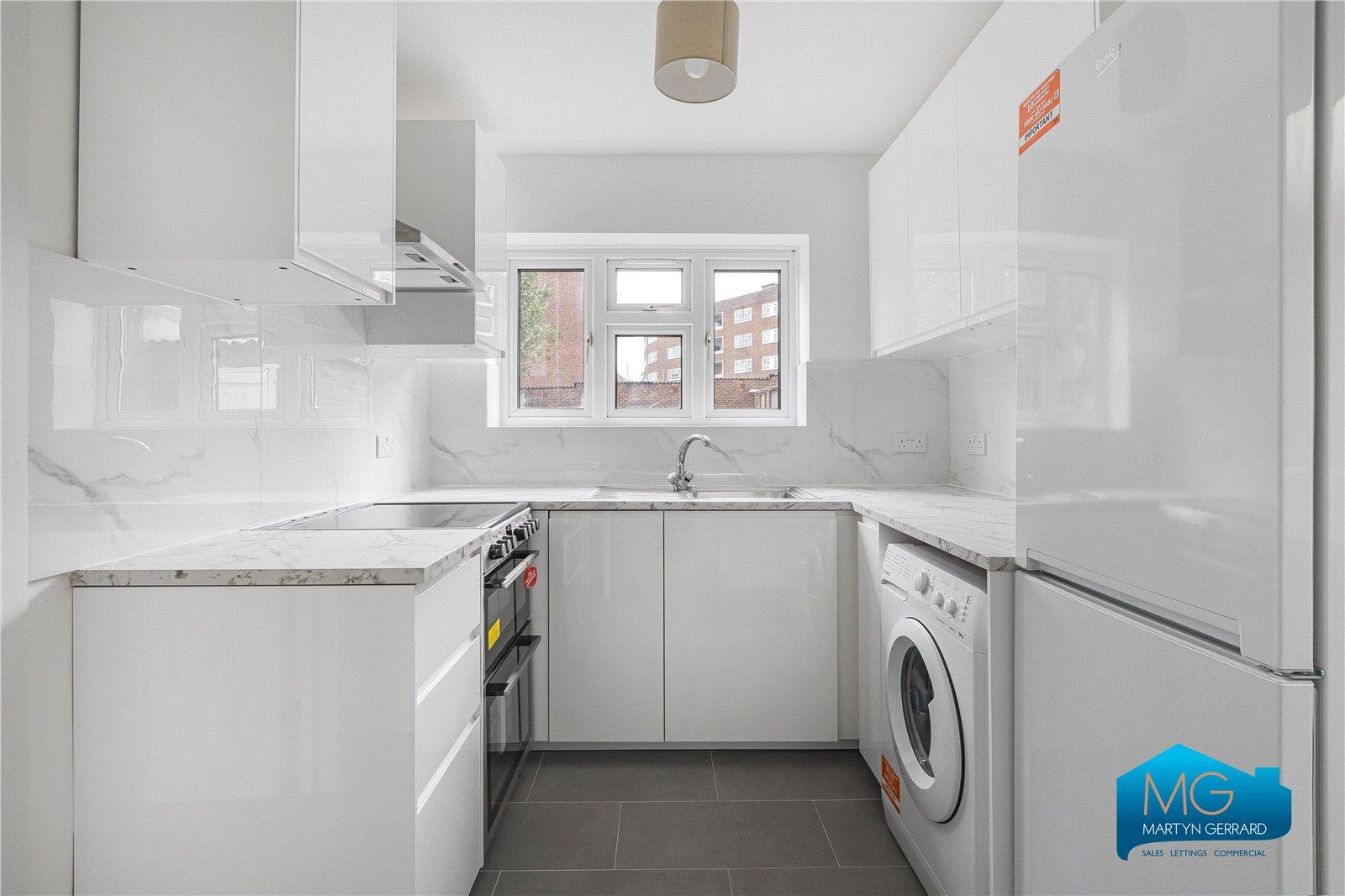 3 bedroom Semi-Detached House to rent - Martyn Gerrard