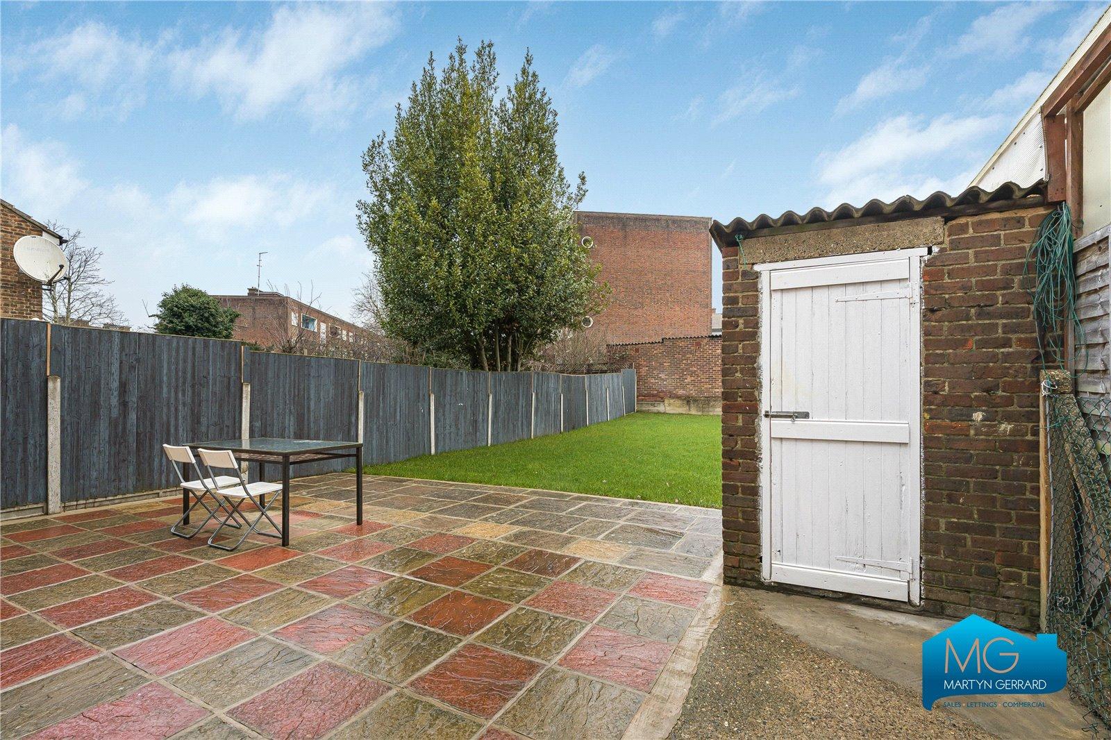 3 bedroom Semi-Detached House to rent - Martyn Gerrard