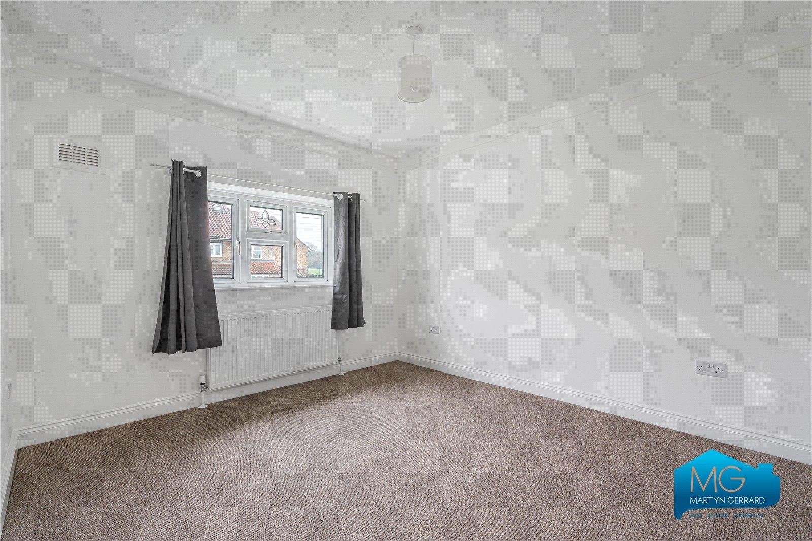 3 bedroom Semi-Detached House to rent - Martyn Gerrard
