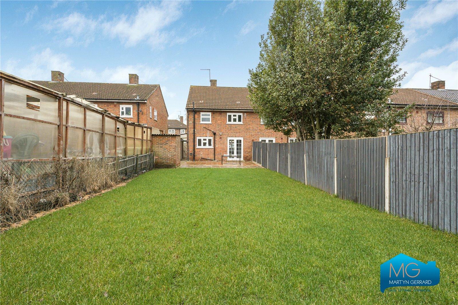 3 bedroom Semi-Detached House to rent - Martyn Gerrard