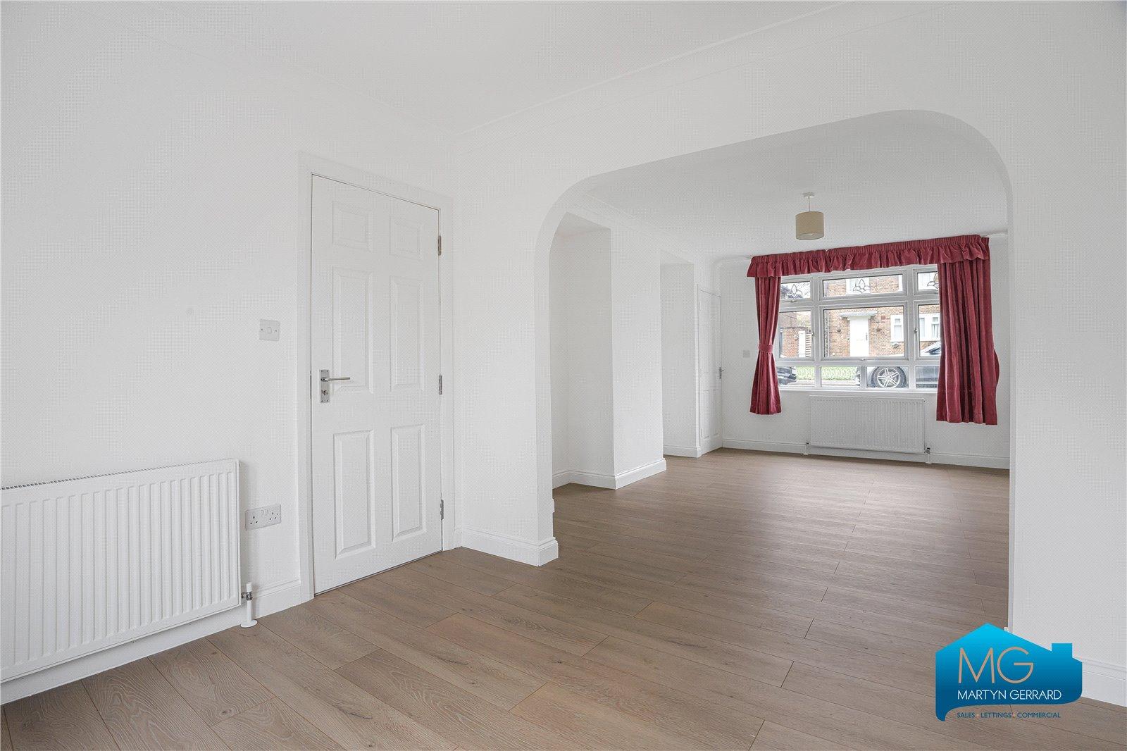 3 bedroom Semi-Detached House to rent - Martyn Gerrard