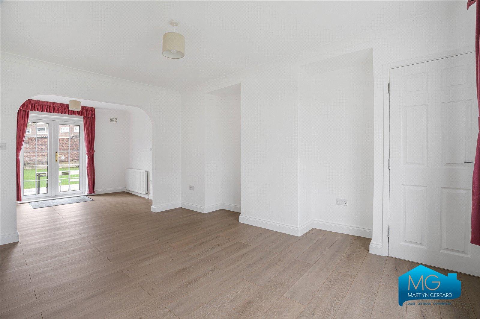 3 bedroom Semi-Detached House to rent - Martyn Gerrard