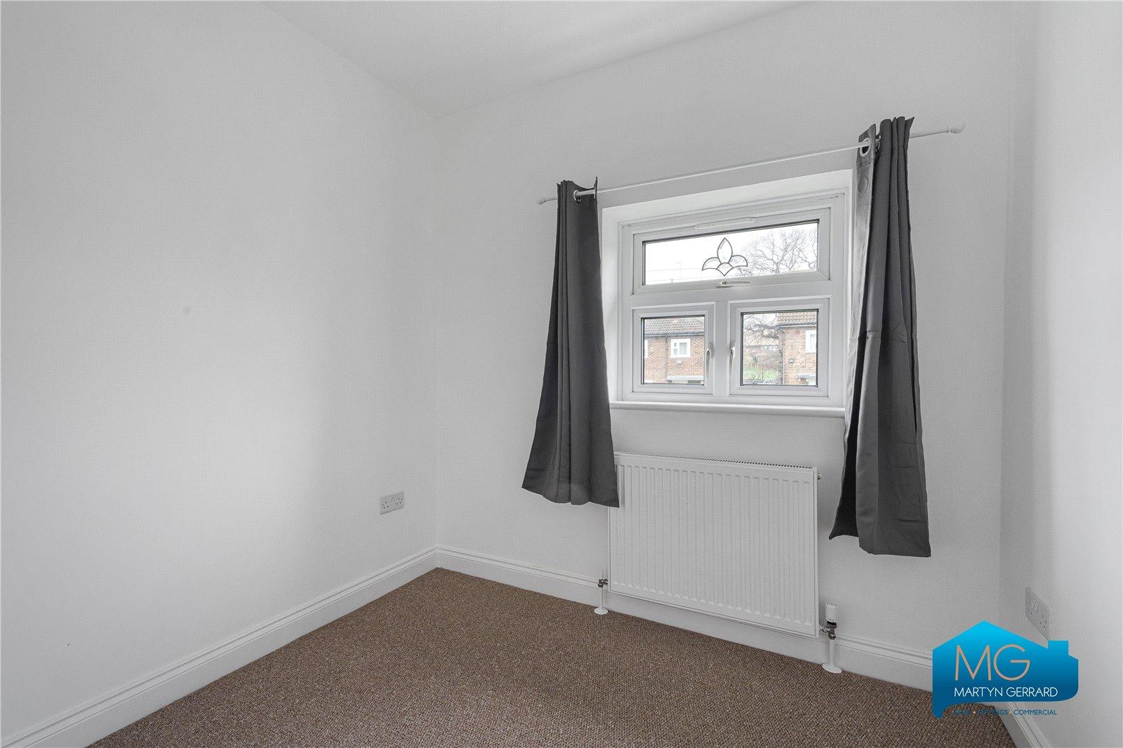 3 bedroom Semi-Detached House to rent - Martyn Gerrard