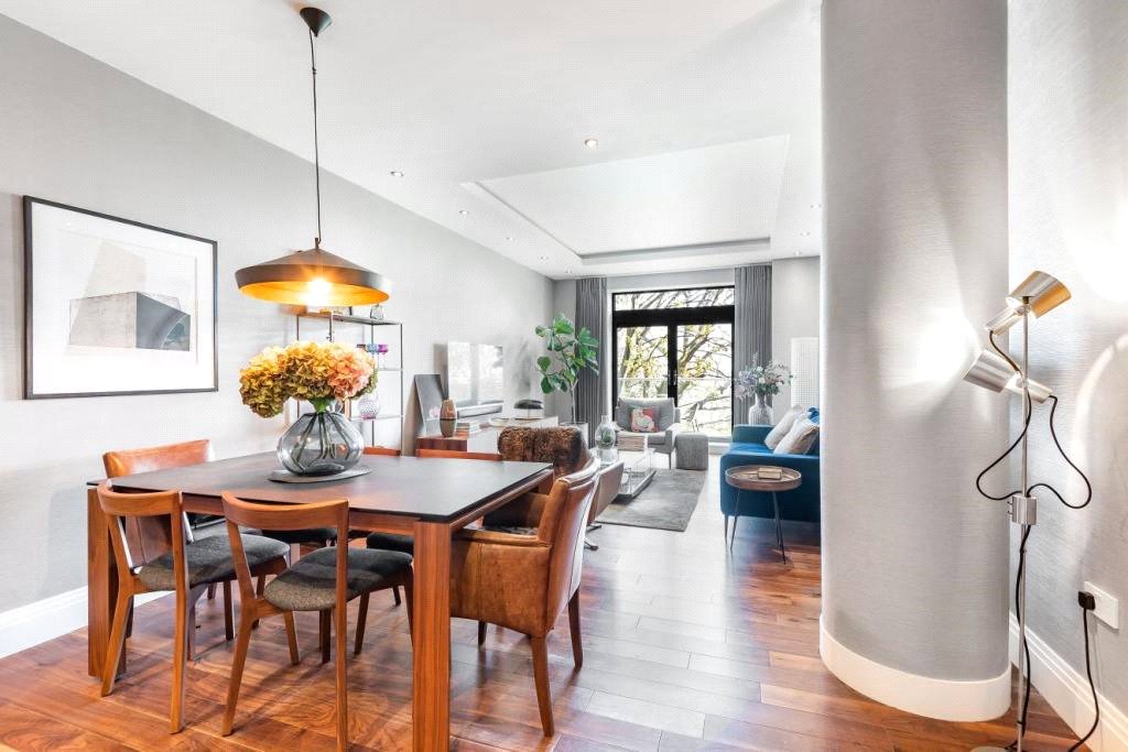 2 bedroom Apartment to rent - Martyn Gerrard
