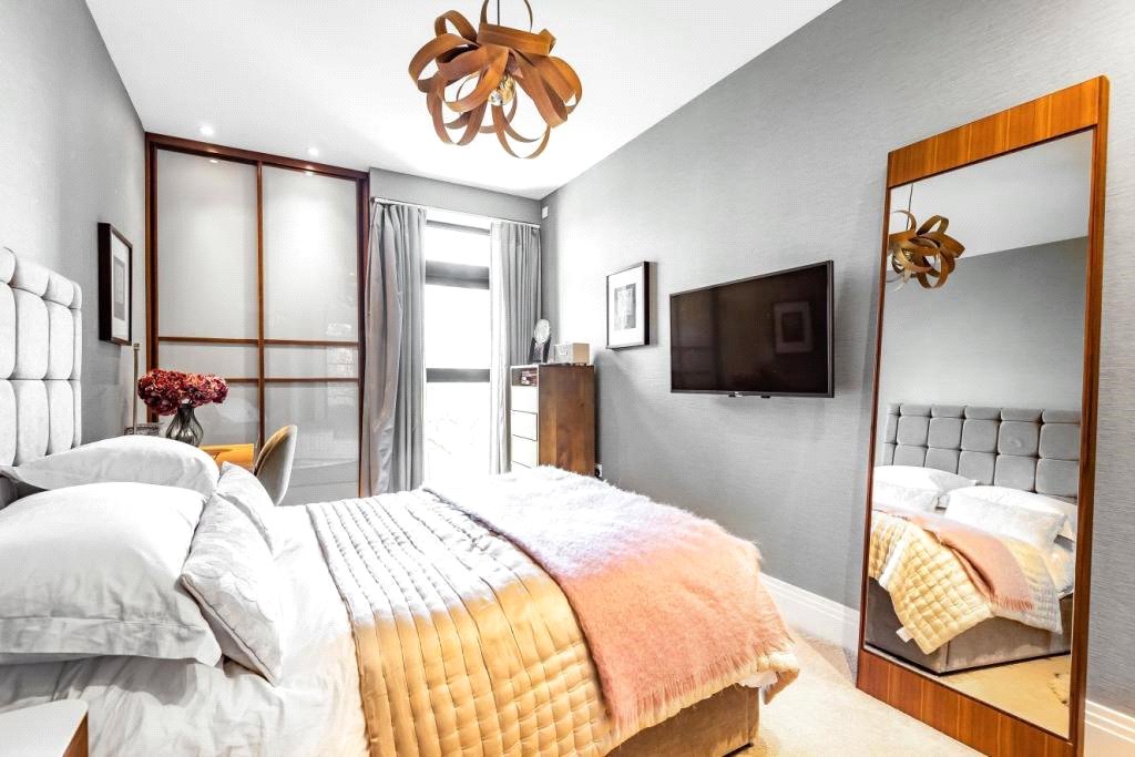 2 bedroom Apartment to rent - Martyn Gerrard