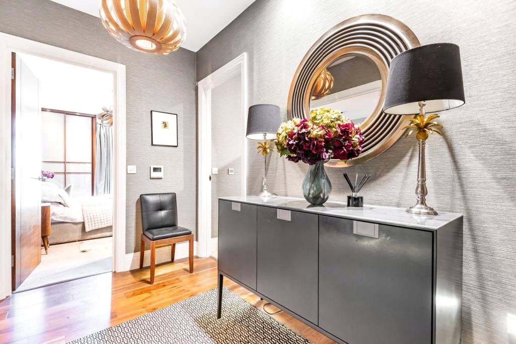 2 bedroom Apartment to rent - Martyn Gerrard