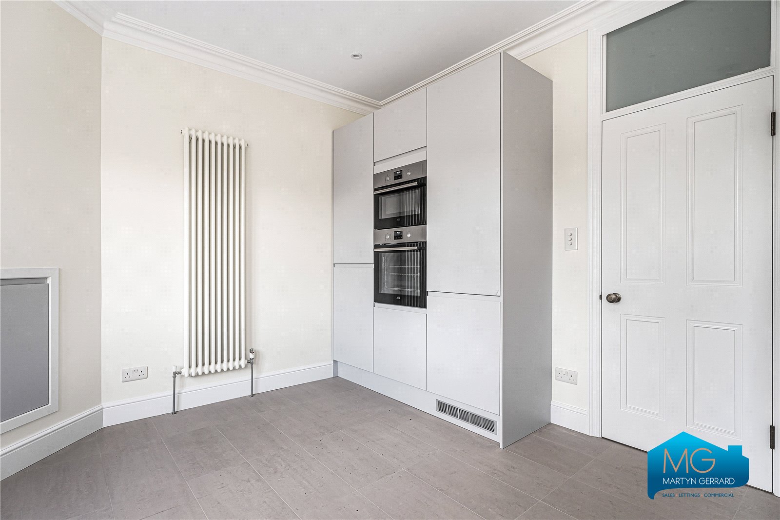 3 bedroom Apartment to rent - Martyn Gerrard