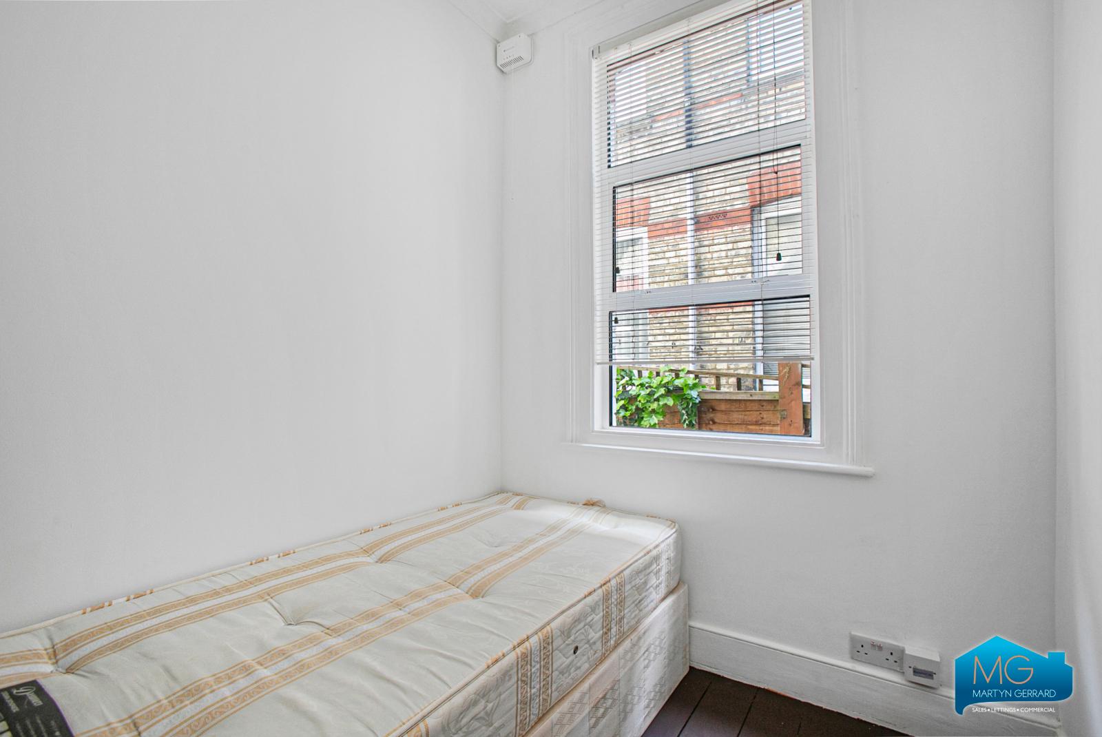 3 bedroom Ground Floor Flat to rent - Martyn Gerrard