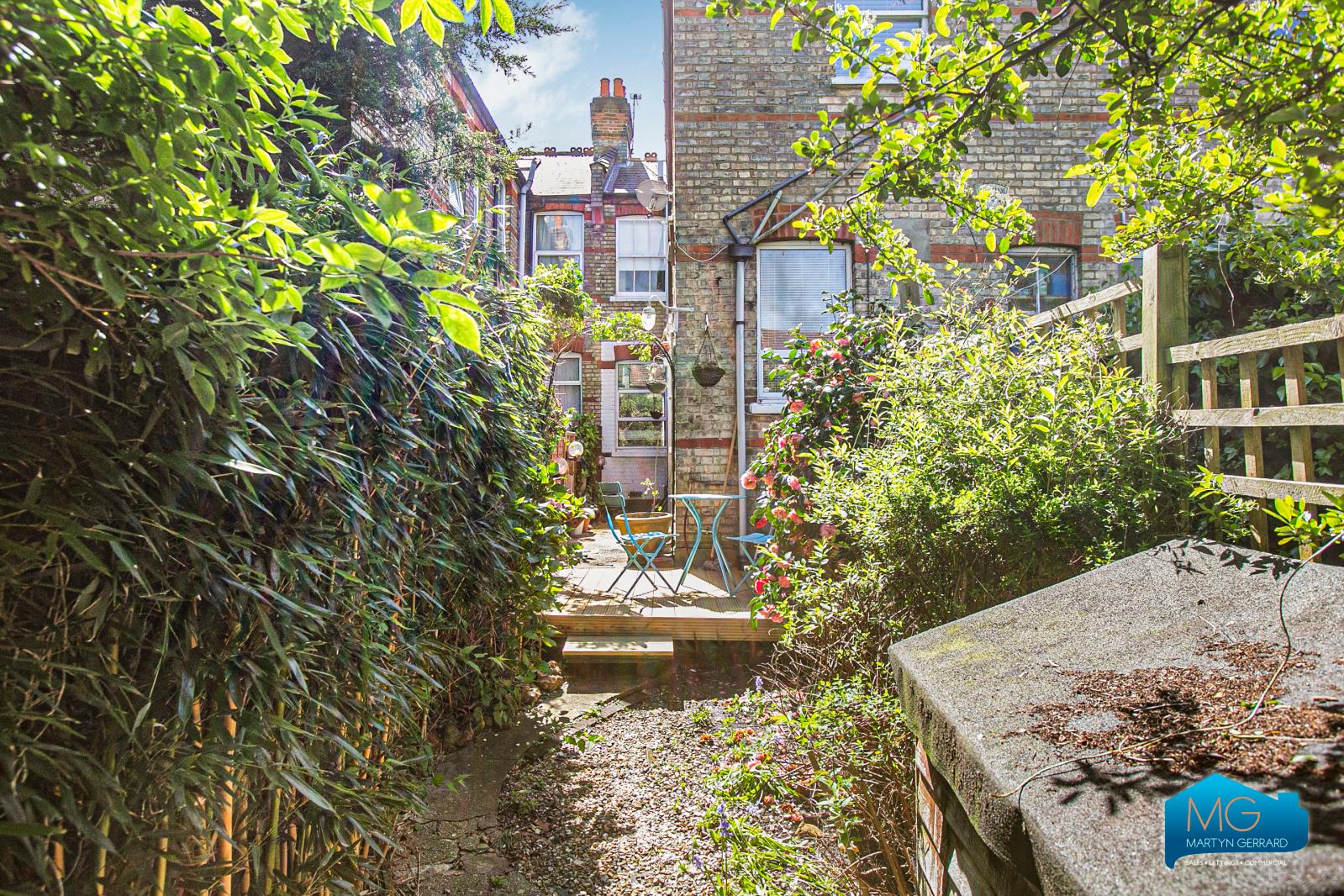 3 bedroom Ground Floor Flat to rent - Martyn Gerrard