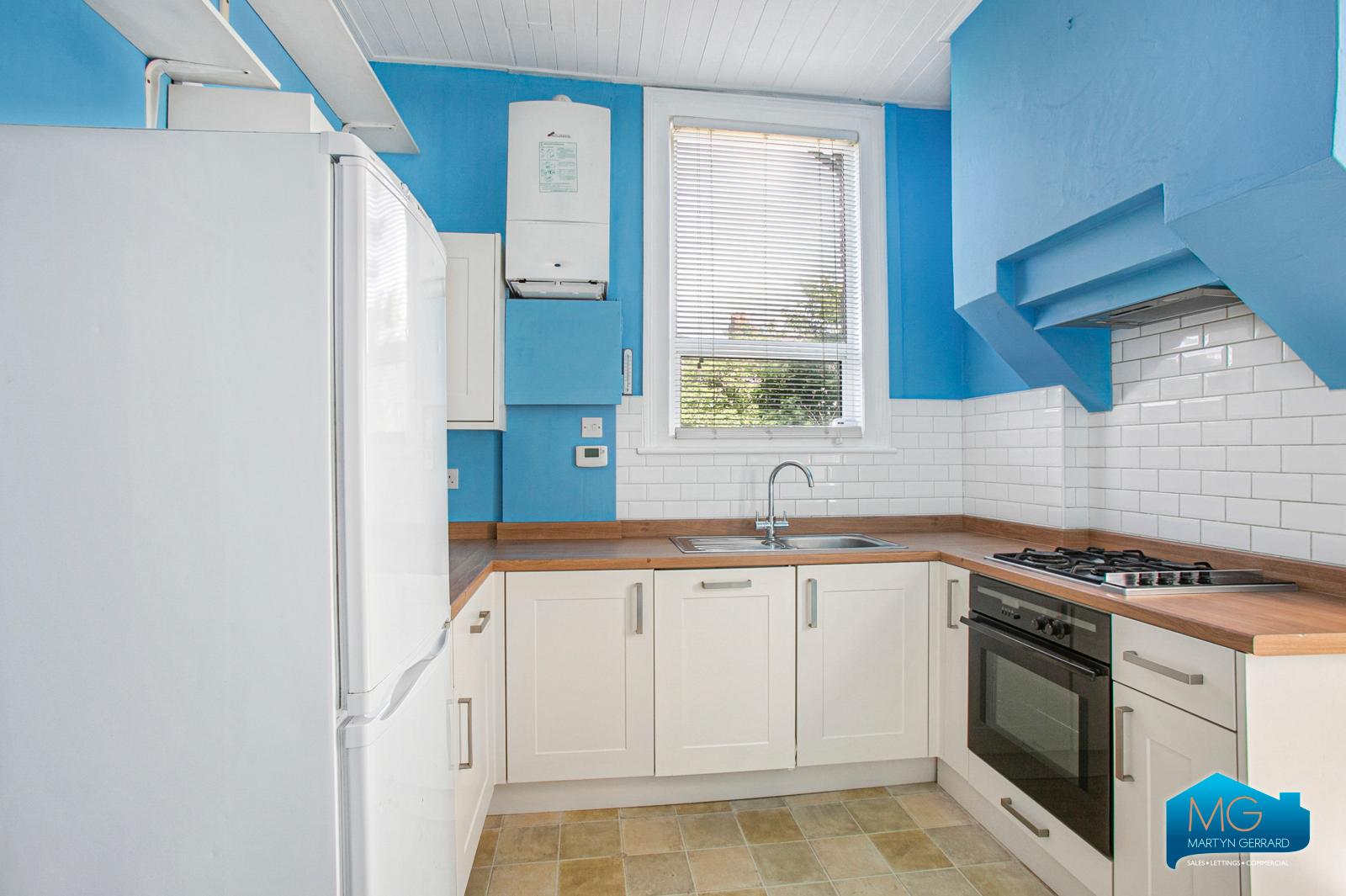 3 bedroom Ground Floor Flat to rent - Martyn Gerrard