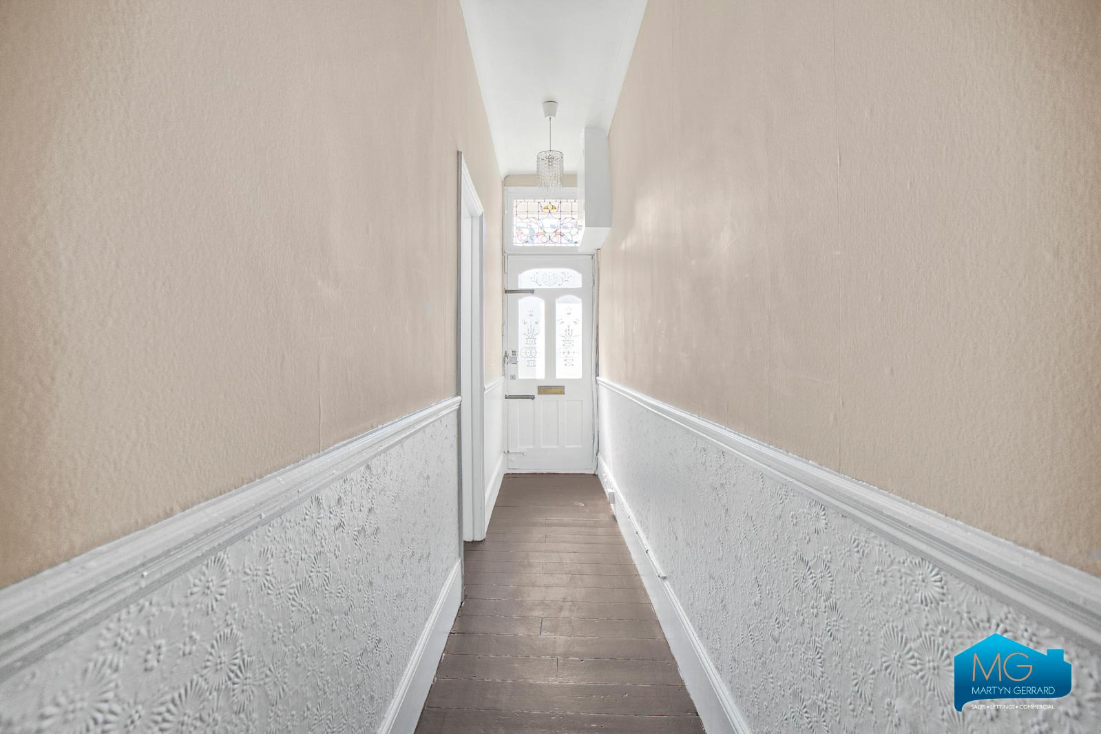 3 bedroom Ground Floor Flat to rent - Martyn Gerrard