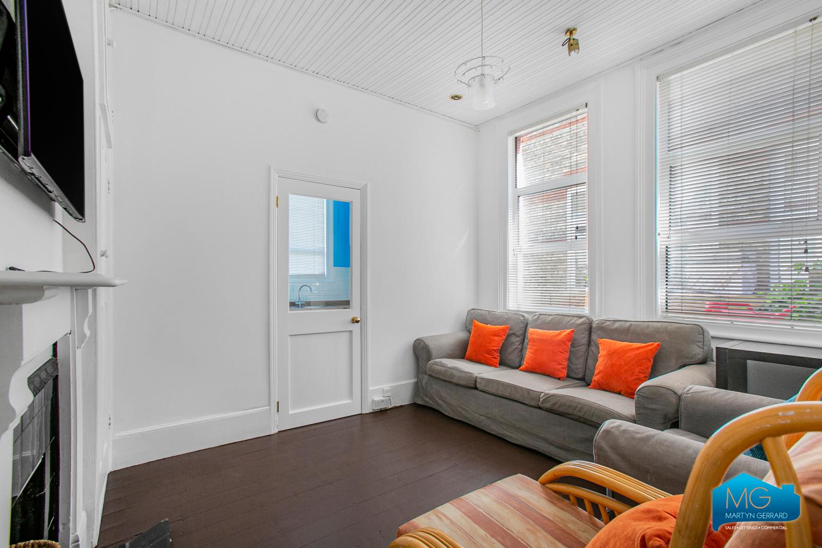 3 bedroom Ground Floor Flat to rent - Martyn Gerrard