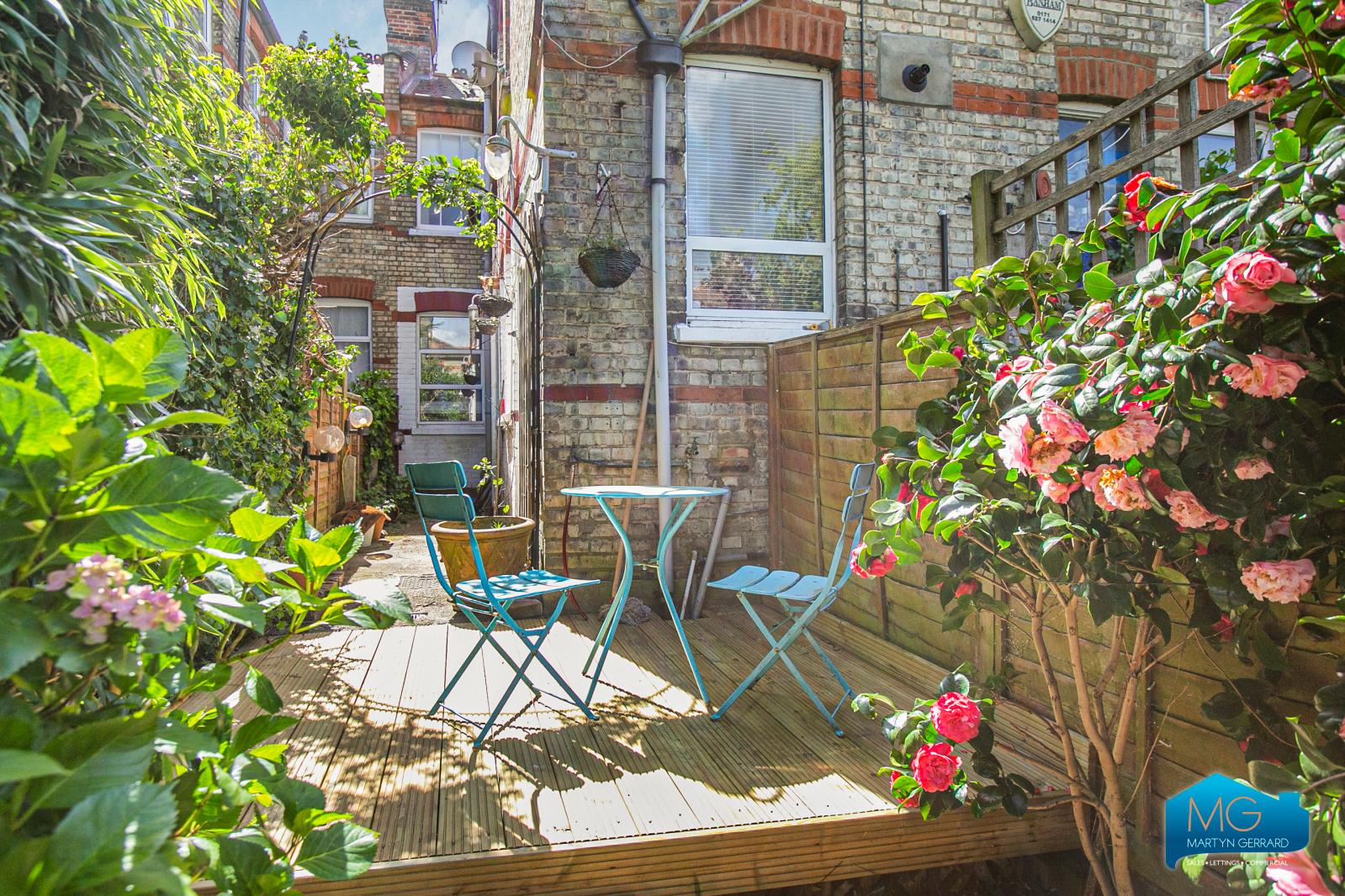 3 bedroom Ground Floor Flat to rent - Martyn Gerrard