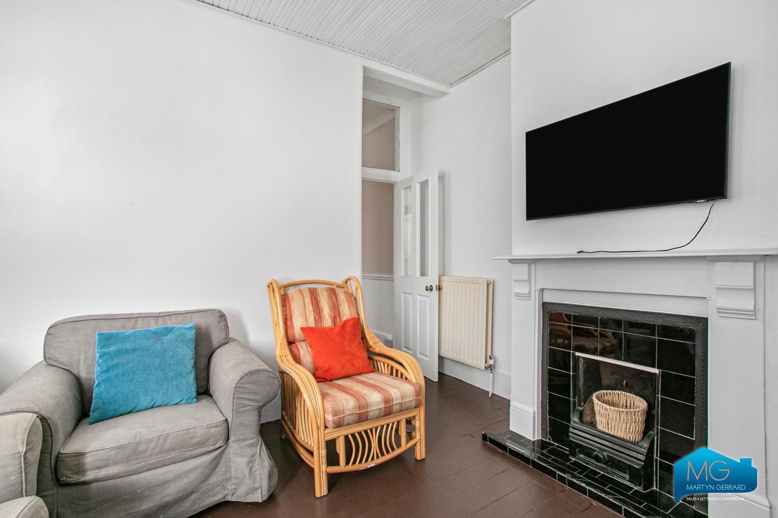 3 bedroom Ground Floor Flat to rent - Martyn Gerrard