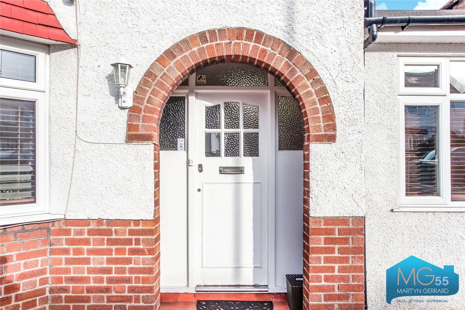 4 bedroom Semi-Detached House to rent - Martyn Gerrard