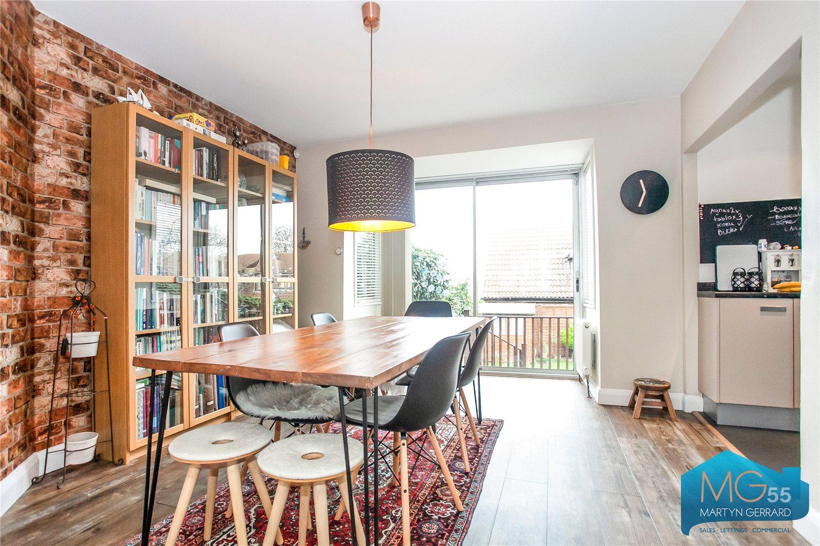 4 bedroom Semi-Detached House to rent - Martyn Gerrard