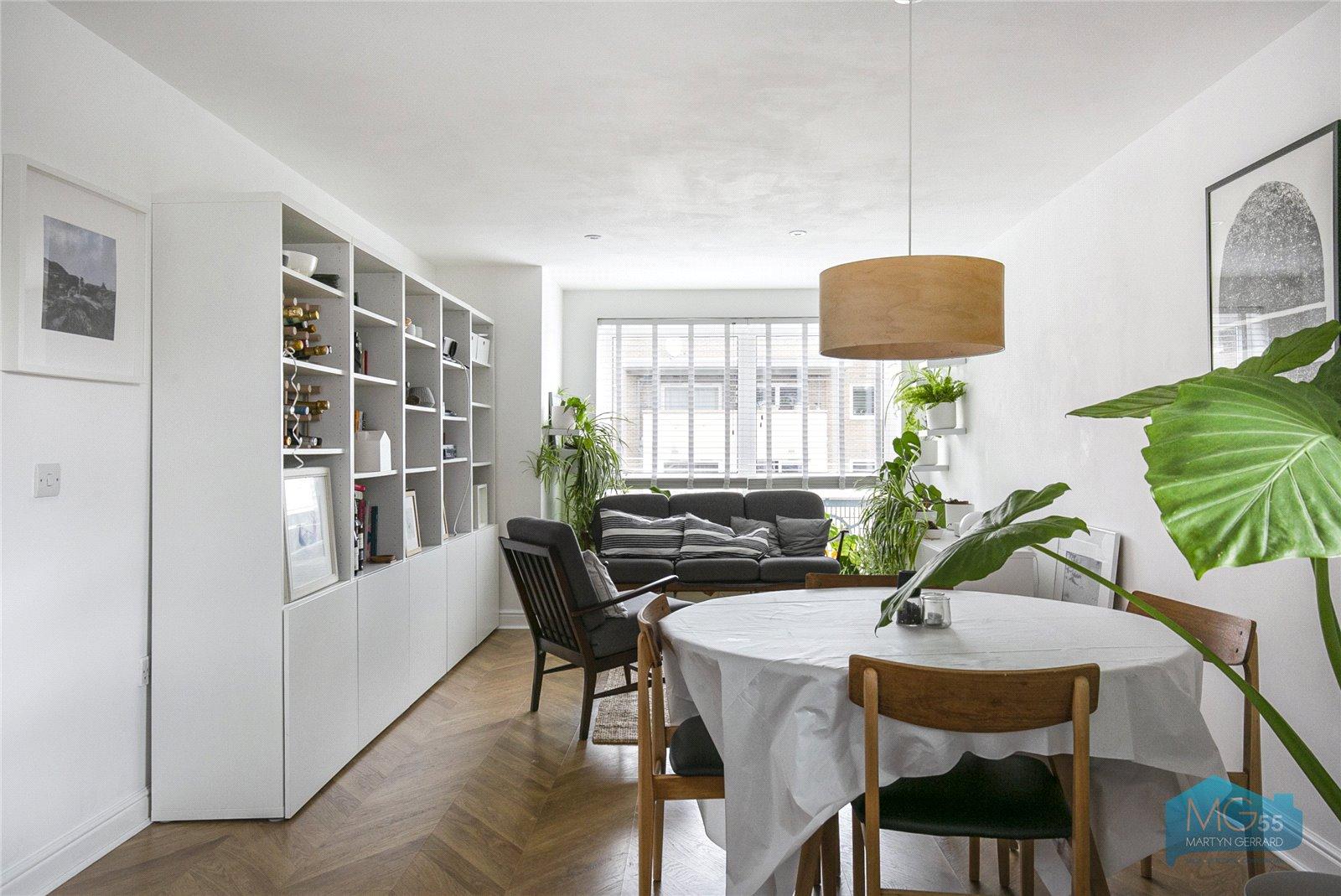 2 bedroom Apartment to rent - Martyn Gerrard