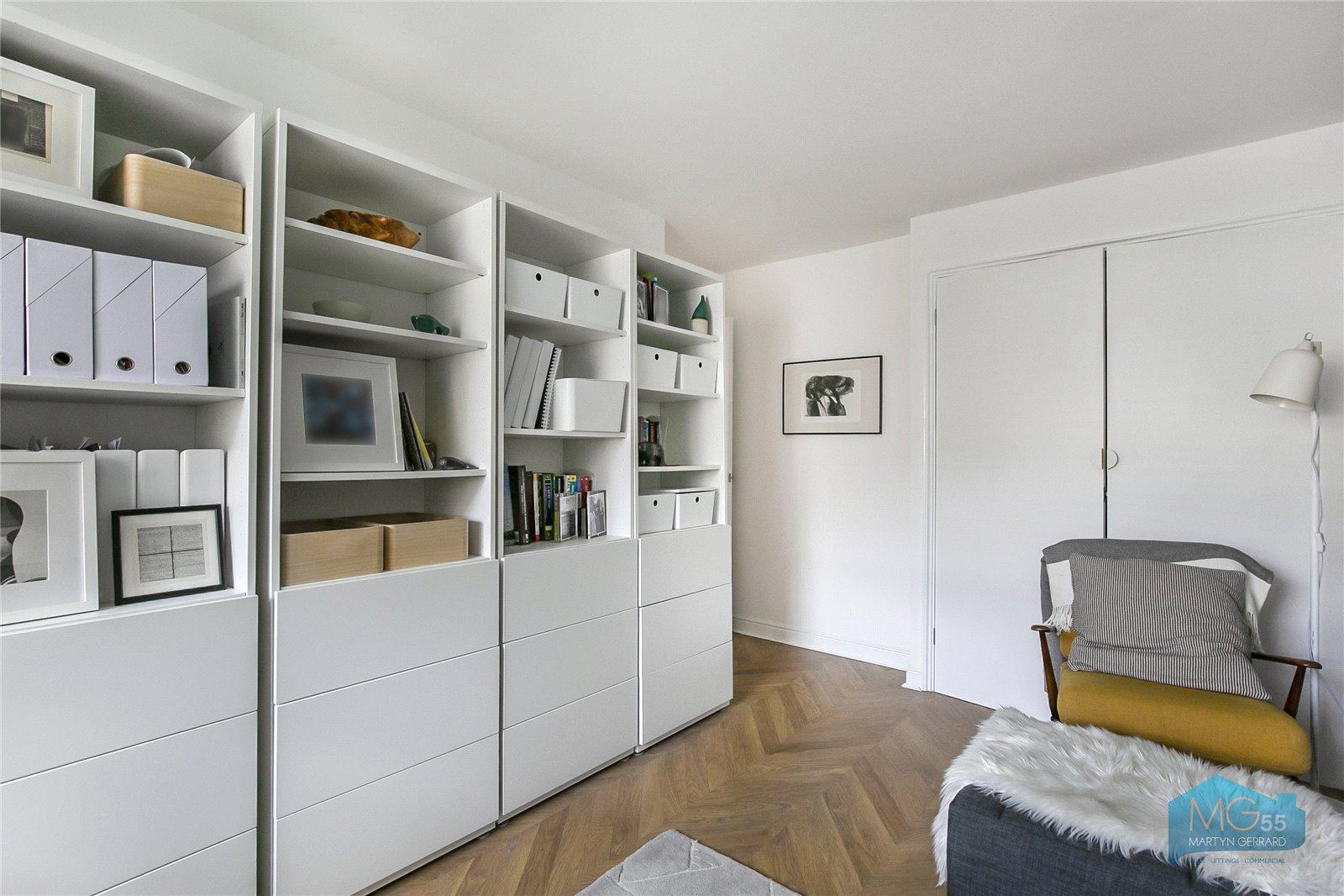 2 bedroom Apartment to rent - Martyn Gerrard