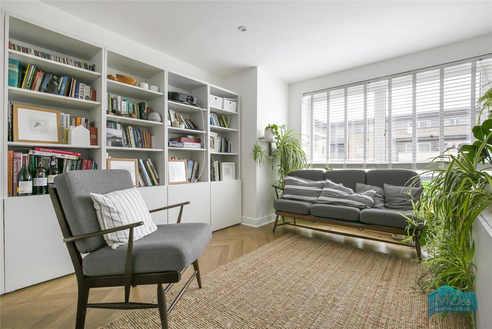 2 bedroom Apartment to rent - Martyn Gerrard