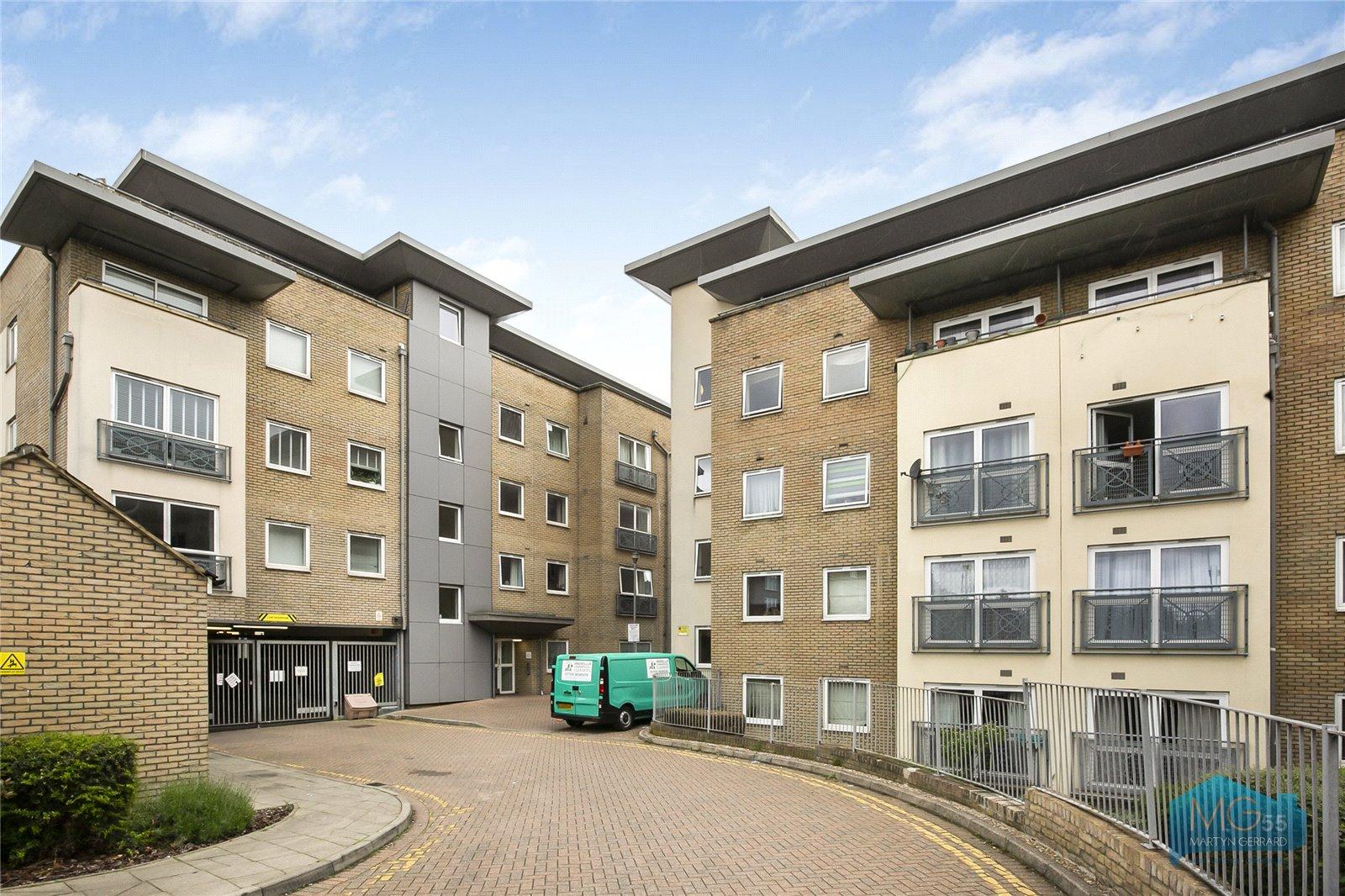 2 bedroom Apartment to rent - Martyn Gerrard