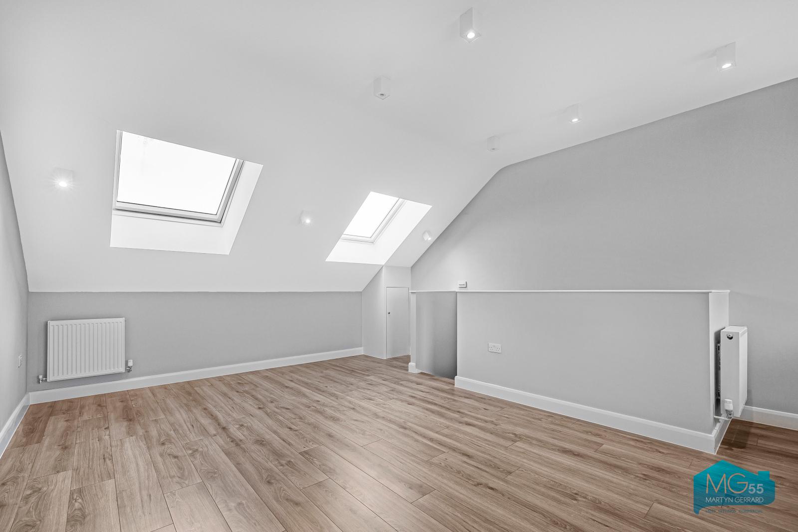 2 bedroom House to rent - Martyn Gerrard