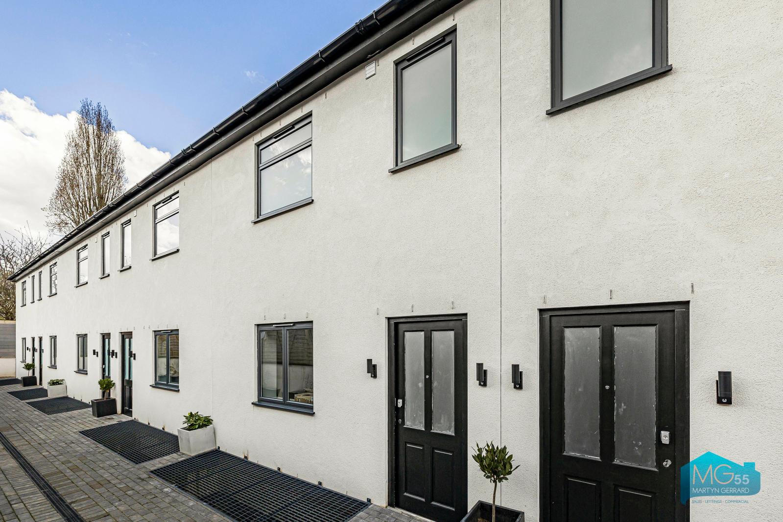 2 bedroom House to rent - Martyn Gerrard