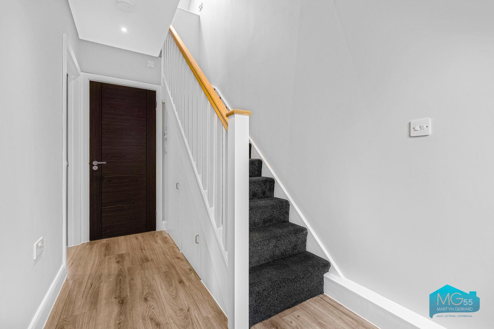 2 bedroom House to rent - Martyn Gerrard
