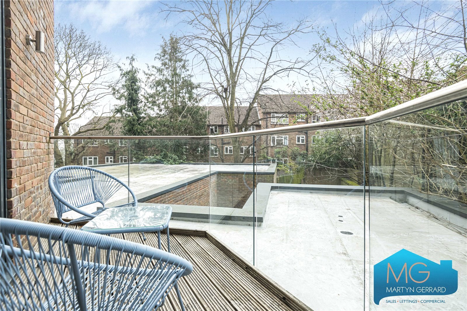 2 bedroom Apartment to rent - Martyn Gerrard
