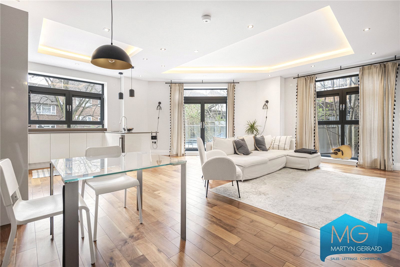 Muswell Hill, London, N10+  - Martyn Gerrard