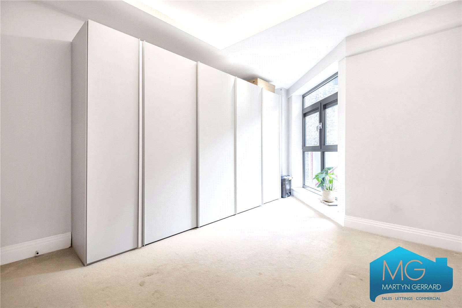 2 bedroom Apartment to rent - Martyn Gerrard