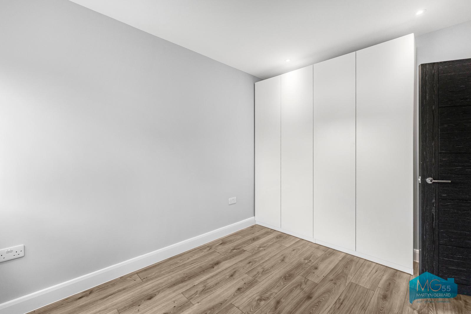 2 bedroom House to rent - Martyn Gerrard