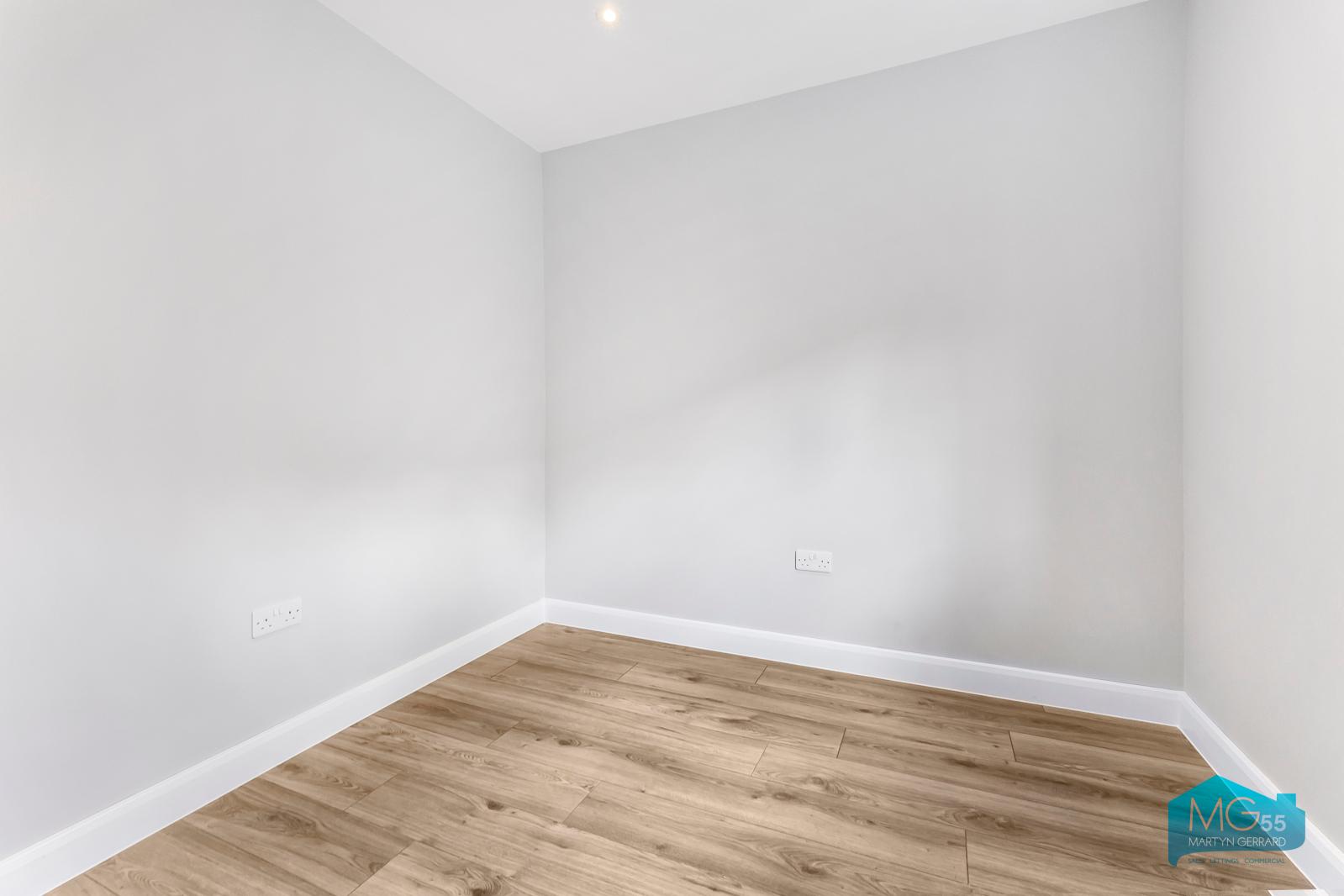 2 bedroom House to rent - Martyn Gerrard