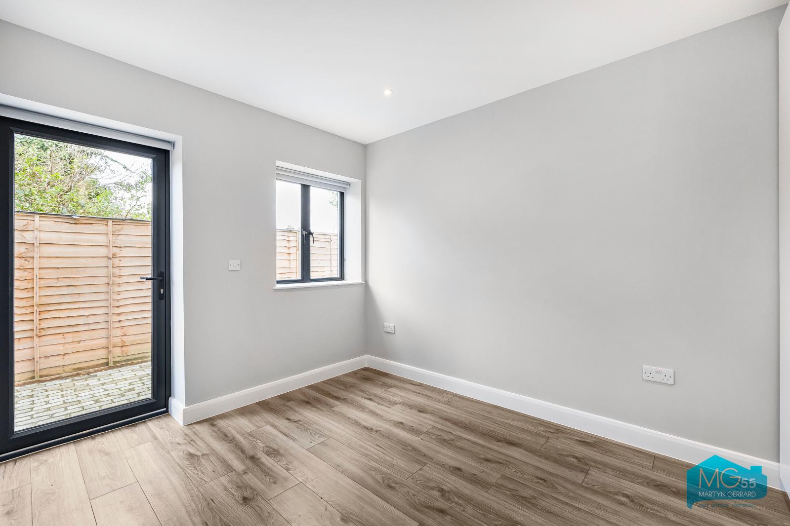 2 bedroom House to rent - Martyn Gerrard