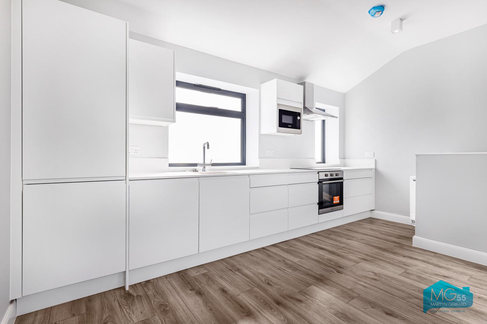 2 bedroom House to rent - Martyn Gerrard