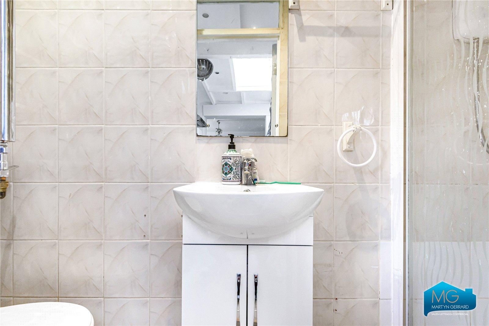 1 bedroom Ground Floor Flat to rent - Martyn Gerrard