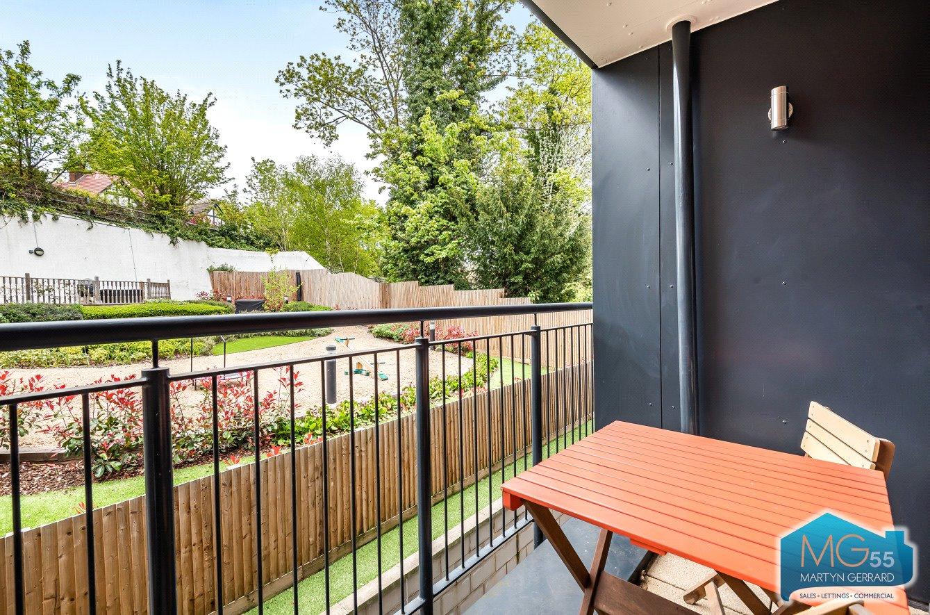 3 bedroom Apartment to rent - Martyn Gerrard