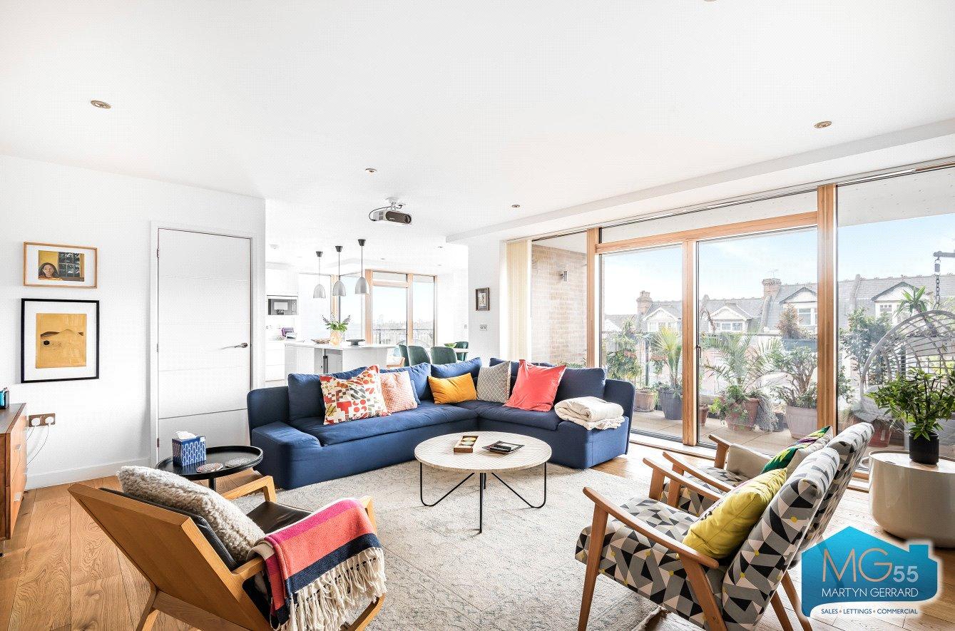 3 bedroom Apartment to rent - Martyn Gerrard