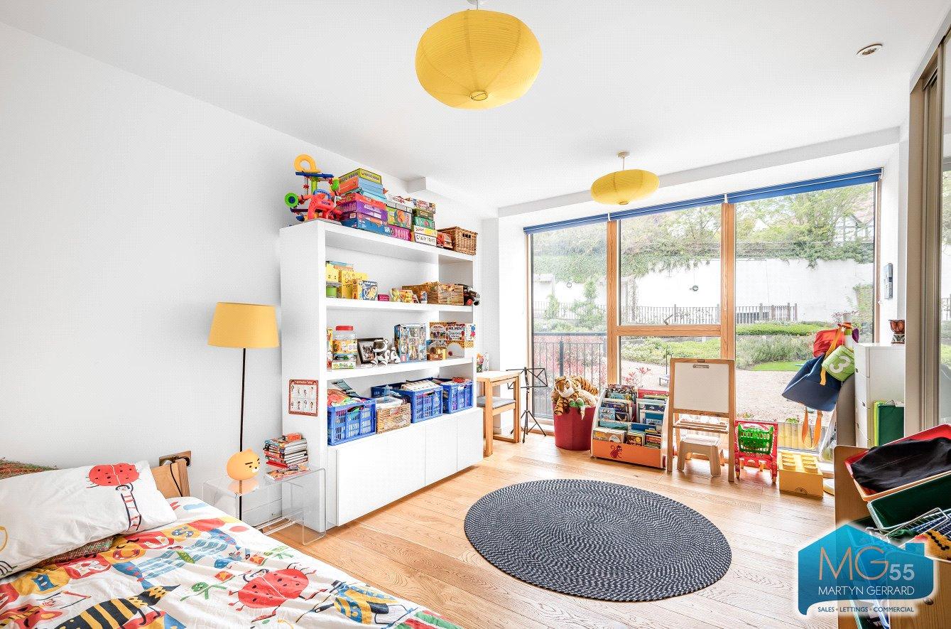 3 bedroom Apartment to rent - Martyn Gerrard
