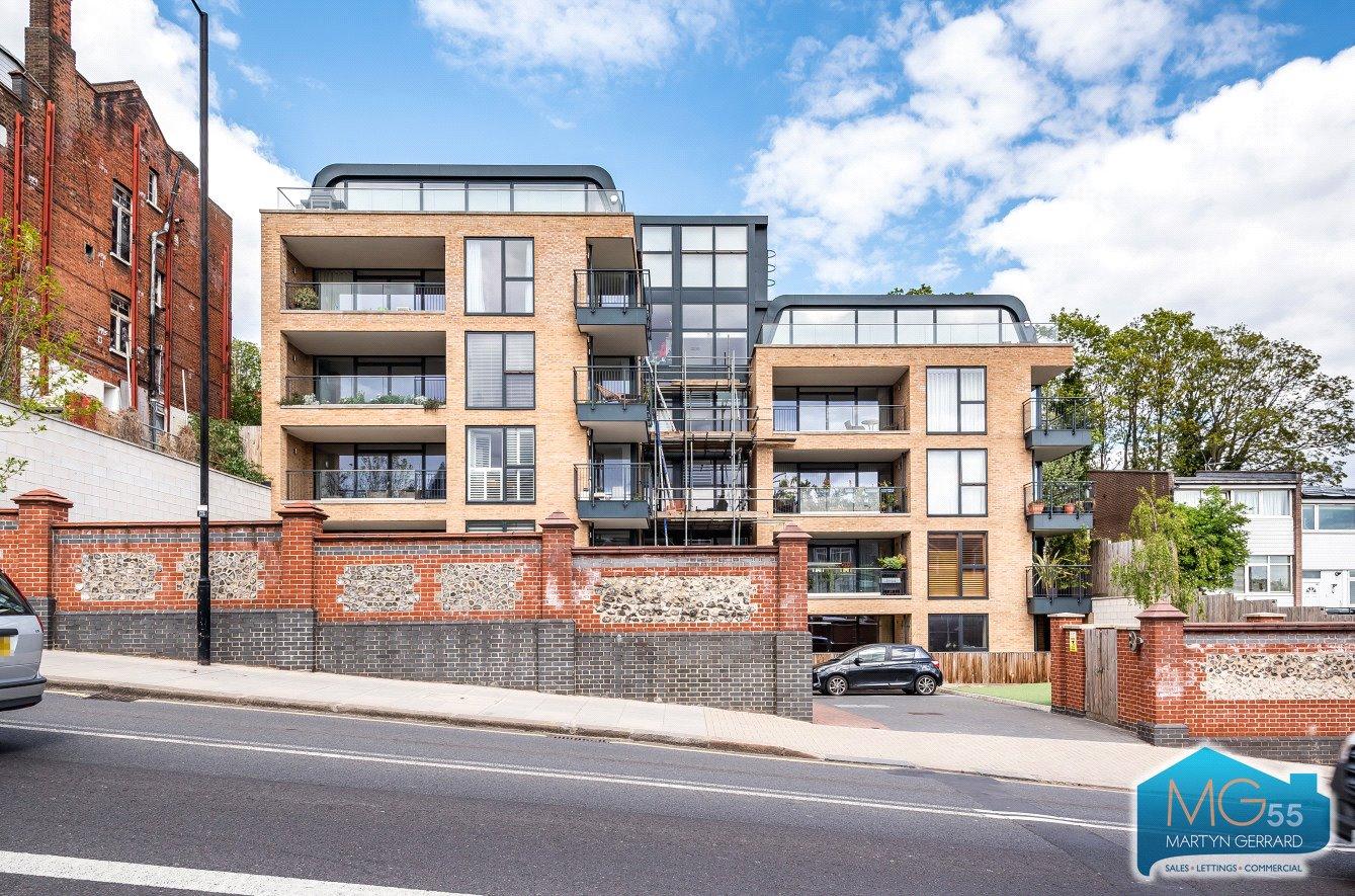 3 bedroom Apartment to rent - Martyn Gerrard