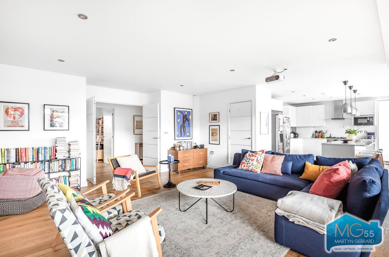 3 bedroom Apartment to rent - Martyn Gerrard