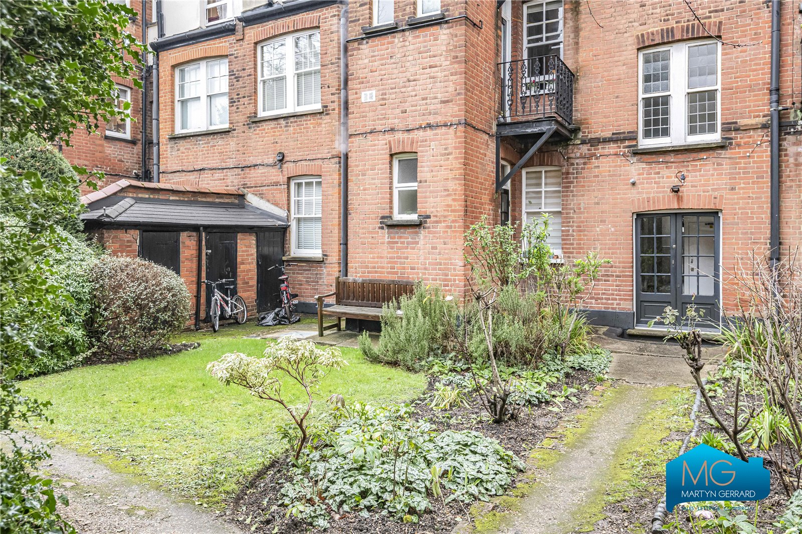 2 bedroom Apartment to rent - Martyn Gerrard