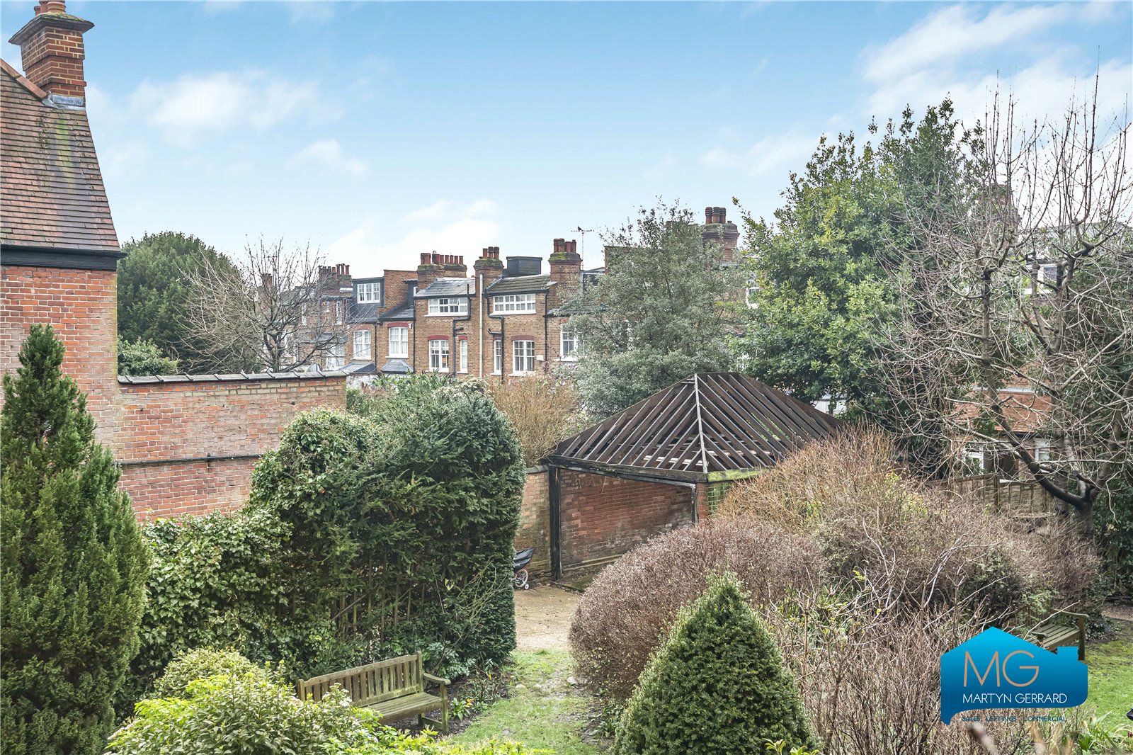 2 bedroom Apartment to rent - Martyn Gerrard