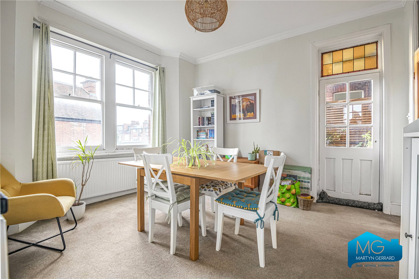 2 bedroom Apartment to rent - Martyn Gerrard