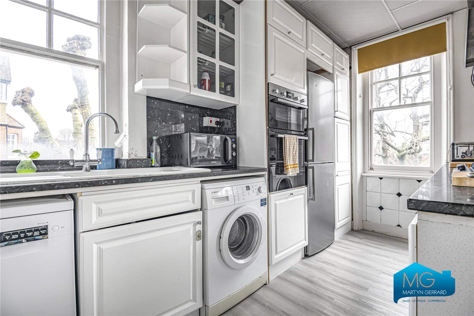 2 bedroom Apartment to rent - Martyn Gerrard