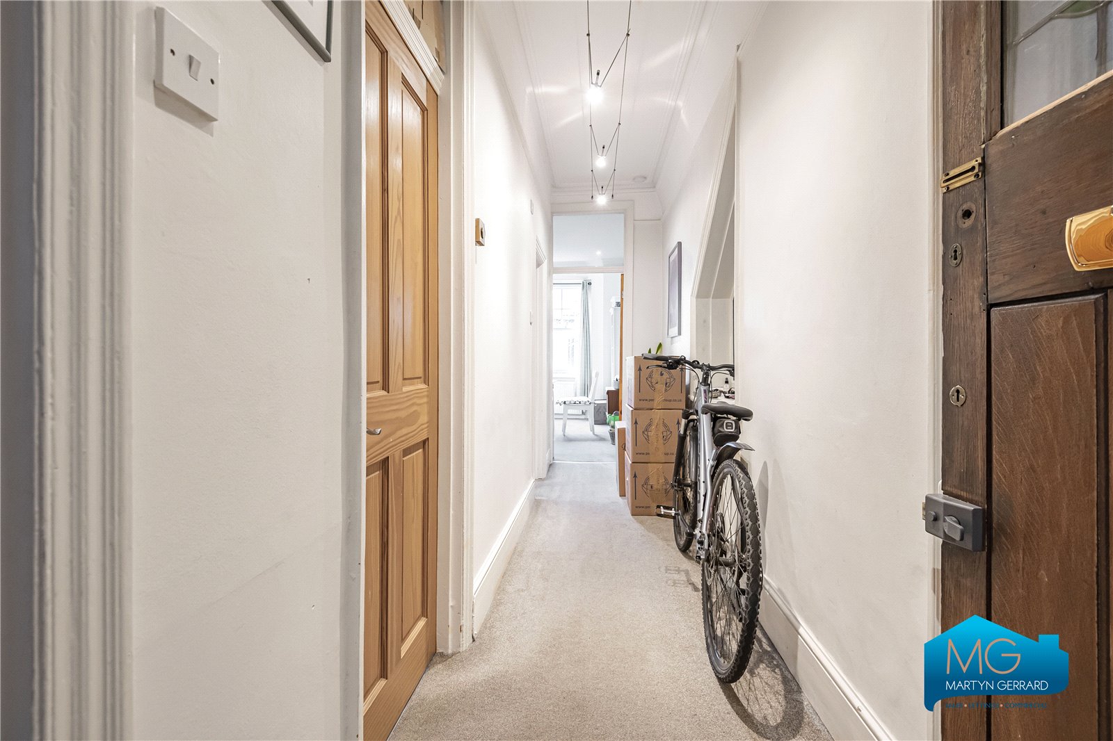 2 bedroom Apartment to rent - Martyn Gerrard