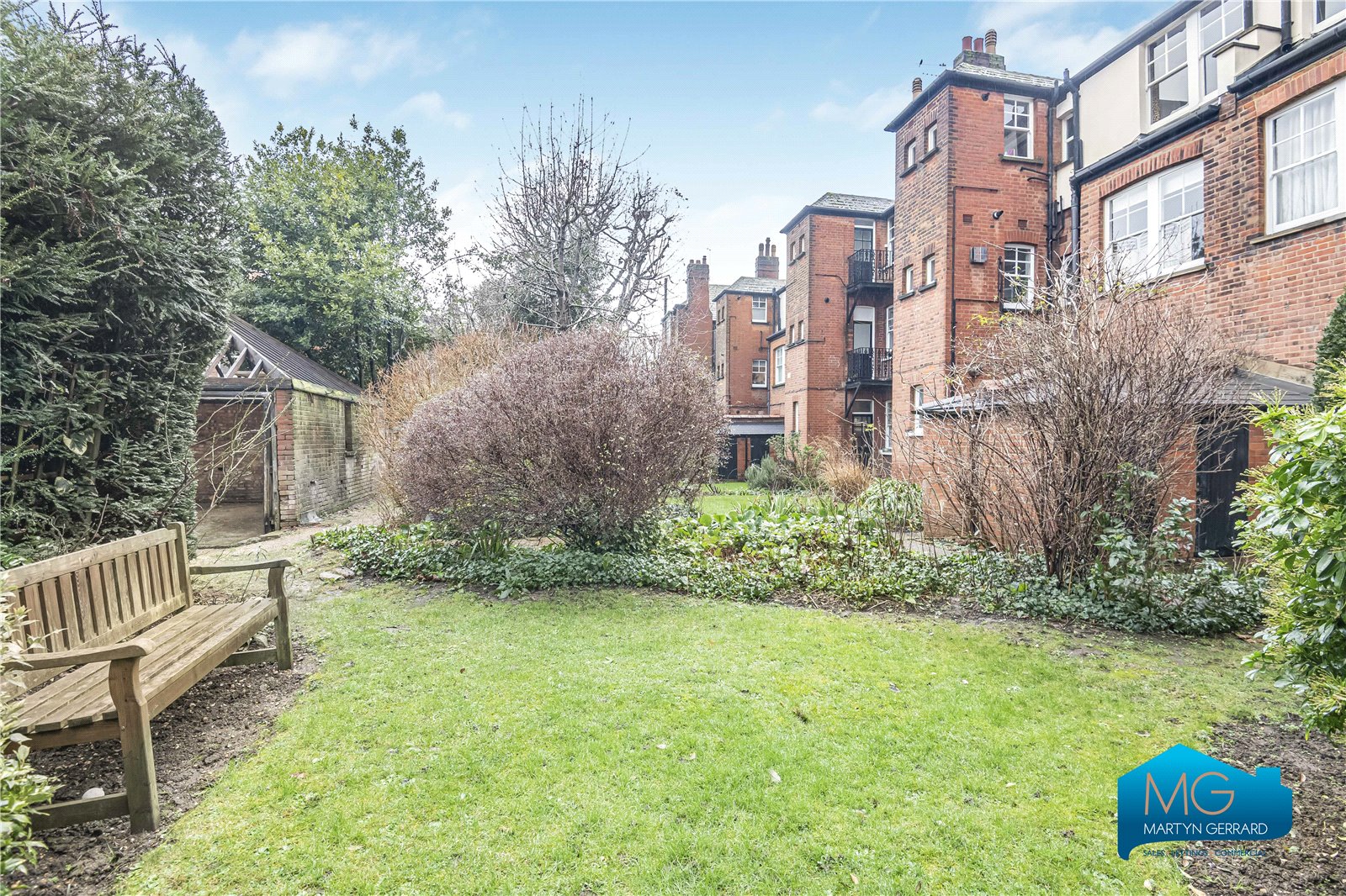 2 bedroom Apartment to rent - Martyn Gerrard