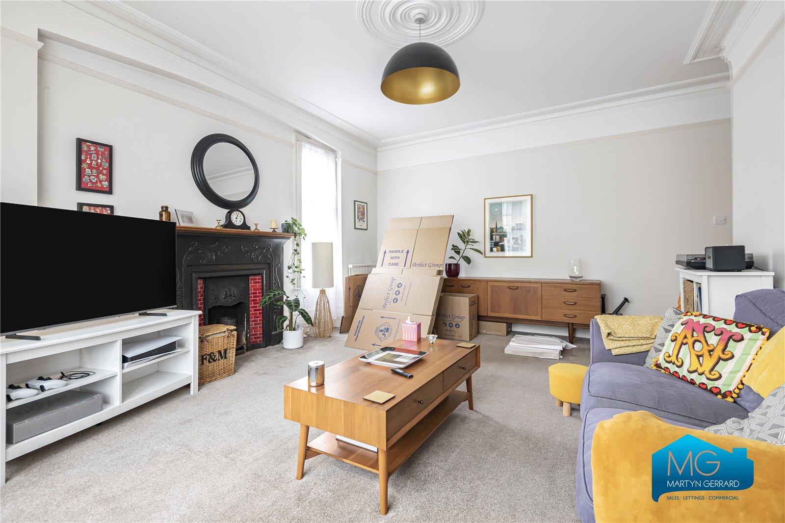 2 bedroom Apartment to rent - Martyn Gerrard