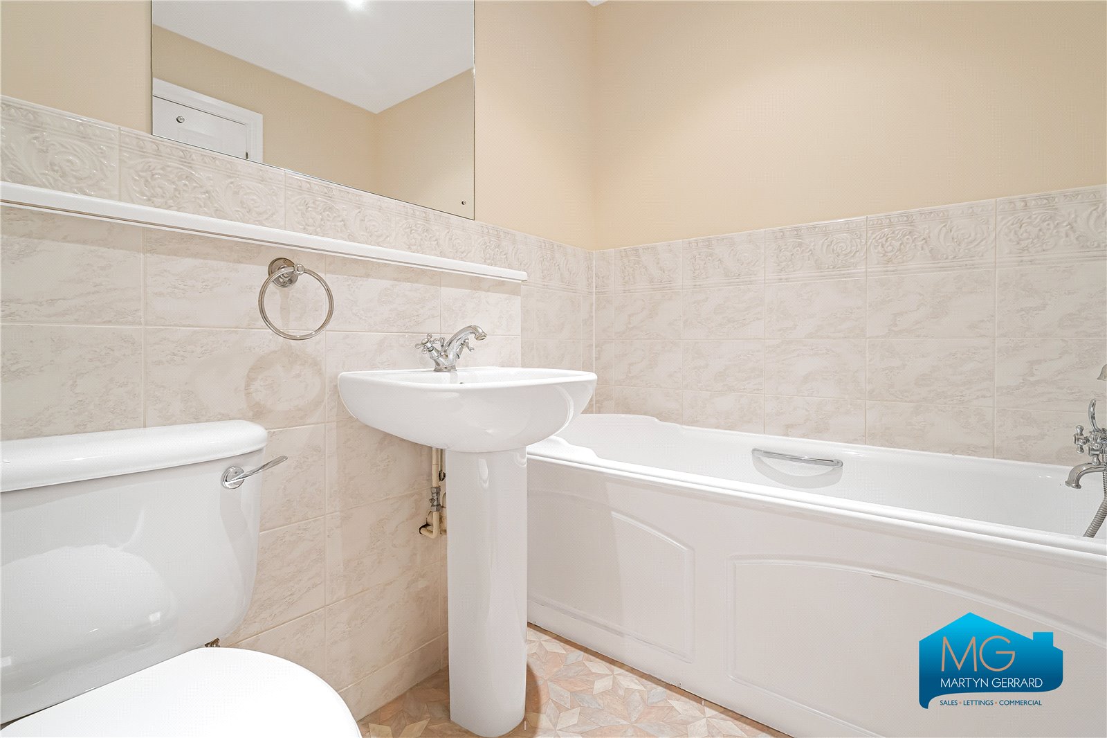 3 bedroom Semi-Detached House to rent - Martyn Gerrard